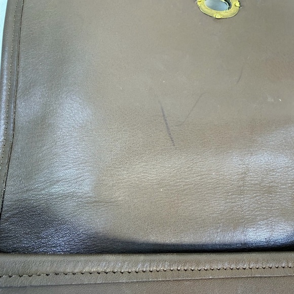 Coach Vintage Court Taupe Brown Leather 9870 Hangtag Brass Crossbody Strap Slots - Picture 10 of 16